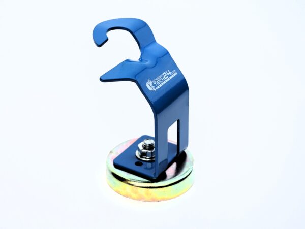 Brennerhalter für WIG-Schweißbrenner mit Magnetfuß und dem Schweisstisch24 Logo.